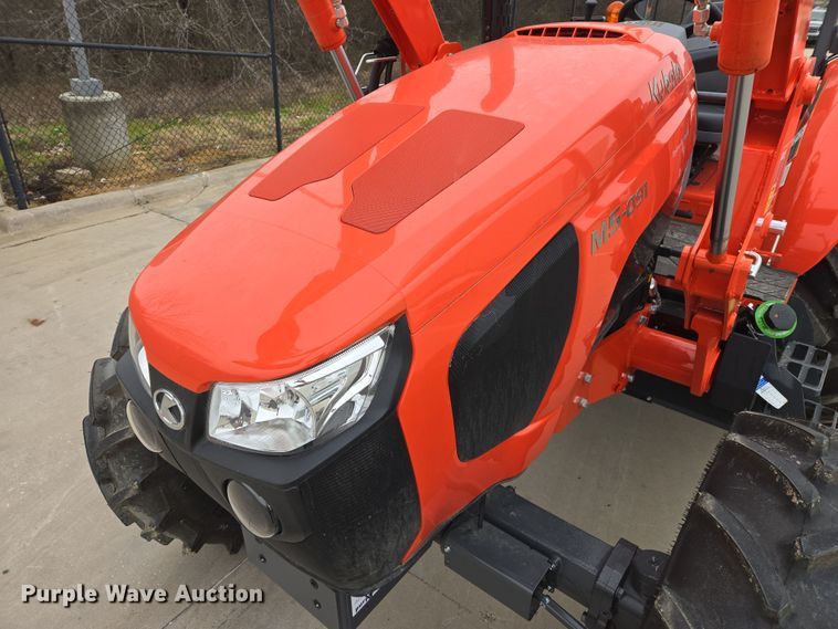 image for item DW8525 2022 Kubota M5-091D MFWD tractor