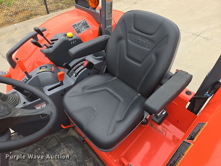 image for item DW8525 2022 Kubota M5-091D MFWD tractor