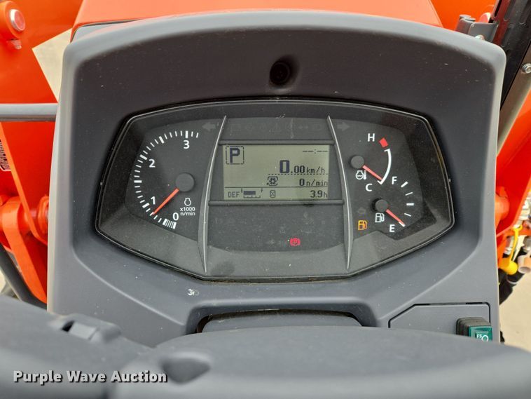 image for item DW8525 2022 Kubota M5-091D MFWD tractor