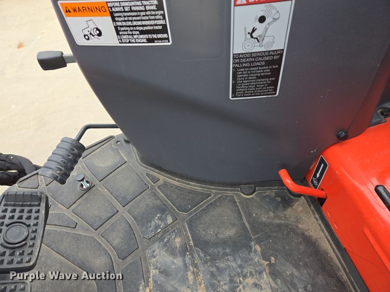 image for item DW8525 2022 Kubota M5-091D MFWD tractor