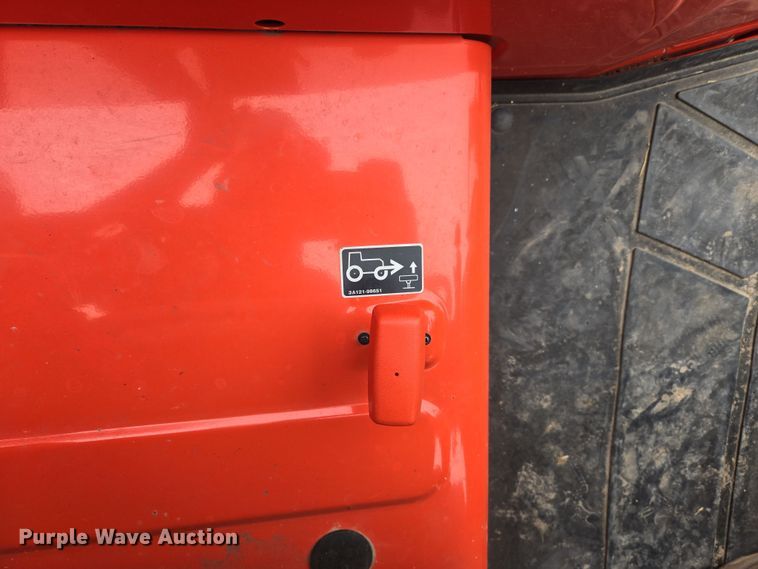 image for item DW8525 2022 Kubota M5-091D MFWD tractor