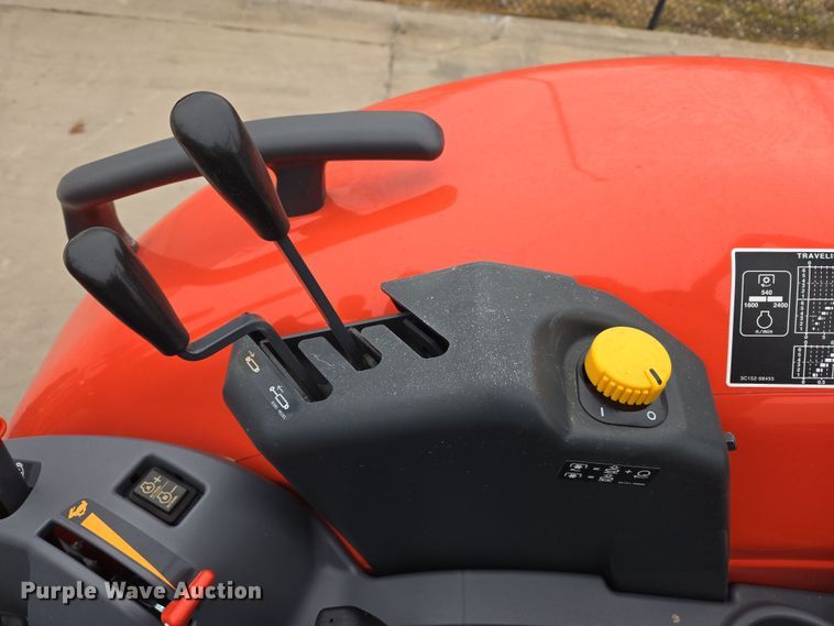 image for item DW8525 2022 Kubota M5-091D MFWD tractor