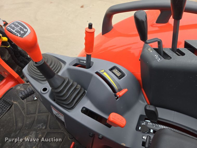 image for item DW8525 2022 Kubota M5-091D MFWD tractor