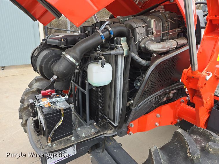 image for item DW8525 2022 Kubota M5-091D MFWD tractor