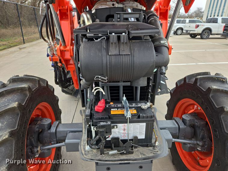 image for item DW8525 2022 Kubota M5-091D MFWD tractor