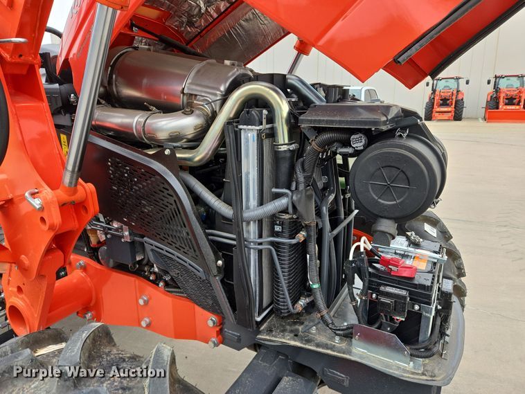 image for item DW8525 2022 Kubota M5-091D MFWD tractor