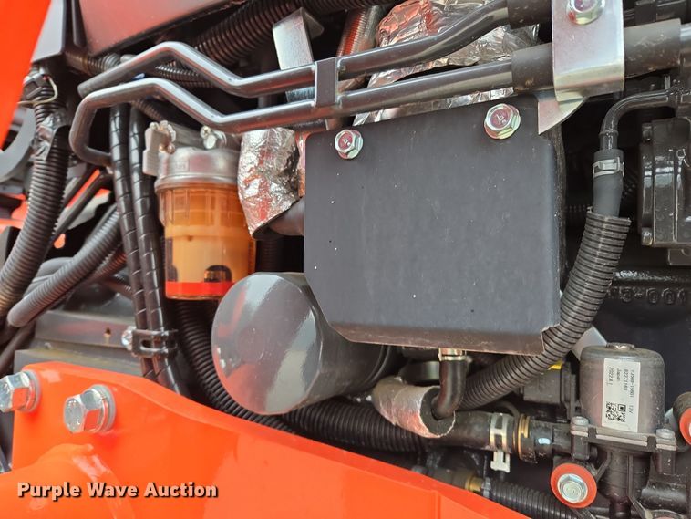 image for item DW8525 2022 Kubota M5-091D MFWD tractor