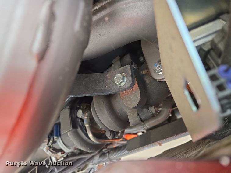 image for item DW8525 2022 Kubota M5-091D MFWD tractor