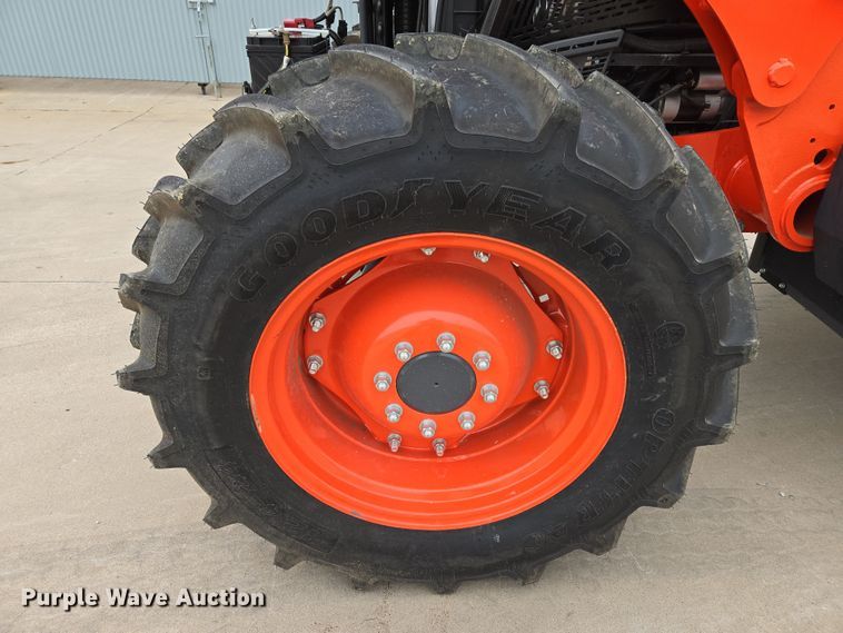 image for item DW8525 2022 Kubota M5-091D MFWD tractor