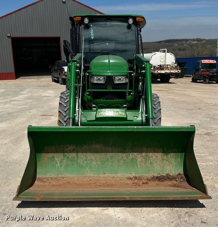 image for item DW8640 2022 John Deere 5065E MFWD tractor
