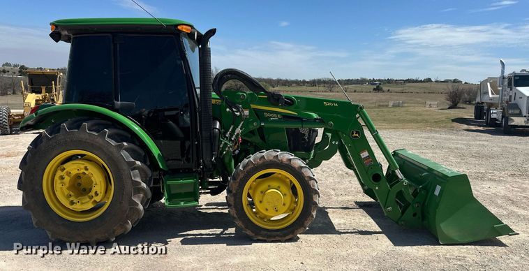 image for item DW8640 2022 John Deere 5065E MFWD tractor