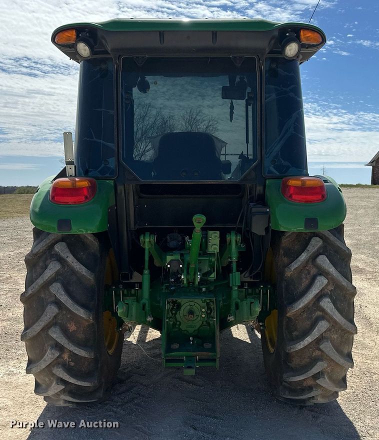 image for item DW8640 2022 John Deere 5065E MFWD tractor