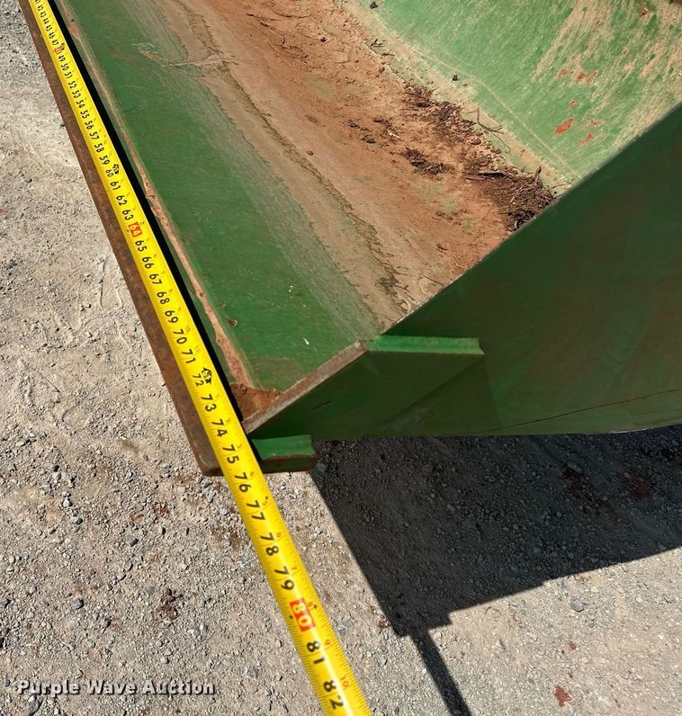 image for item DW8640 2022 John Deere 5065E MFWD tractor