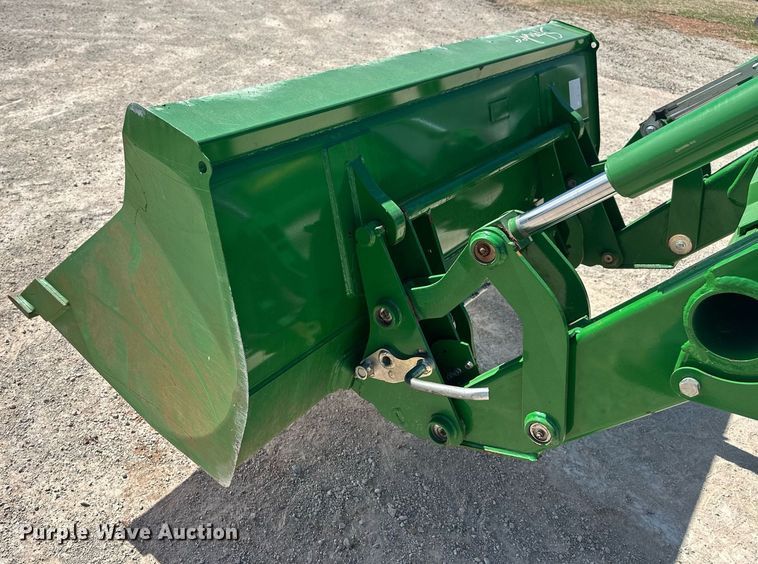 image for item DW8640 2022 John Deere 5065E MFWD tractor