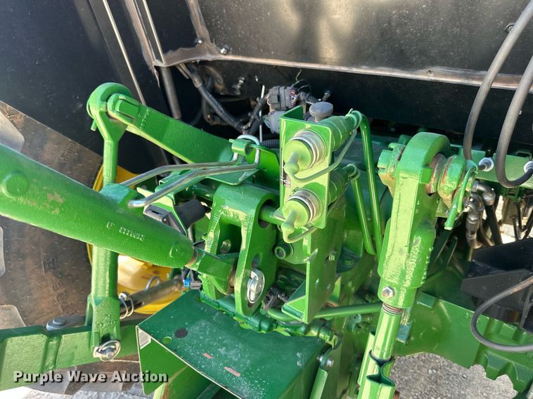 image for item DW8640 2022 John Deere 5065E MFWD tractor