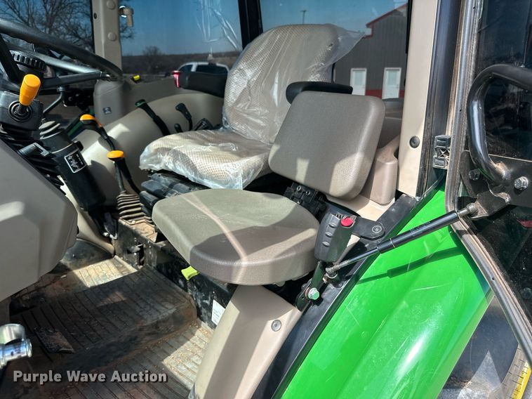image for item DW8640 2022 John Deere 5065E MFWD tractor