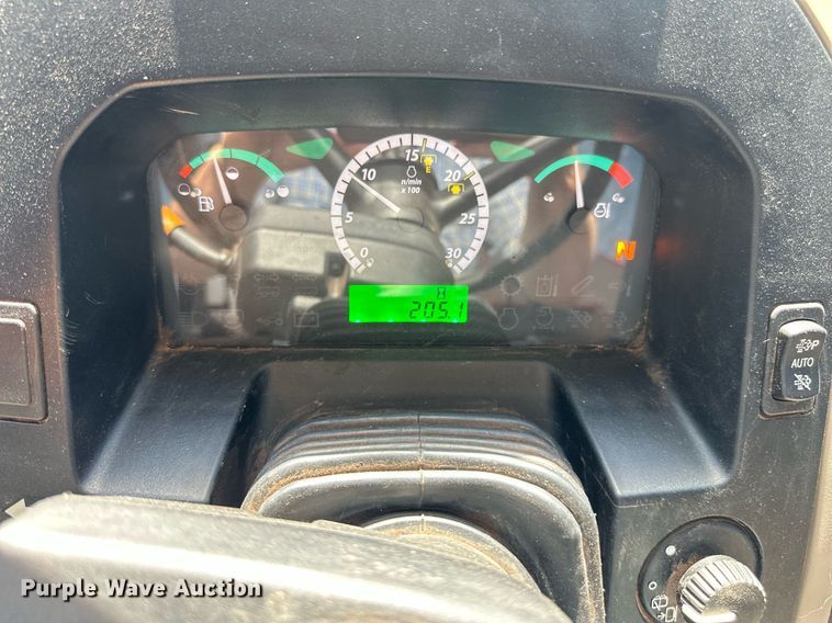 image for item DW8640 2022 John Deere 5065E MFWD tractor