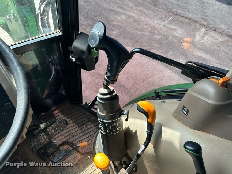 image for item DW8640 2022 John Deere 5065E MFWD tractor