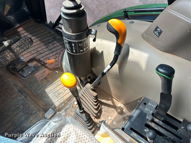 image for item DW8640 2022 John Deere 5065E MFWD tractor