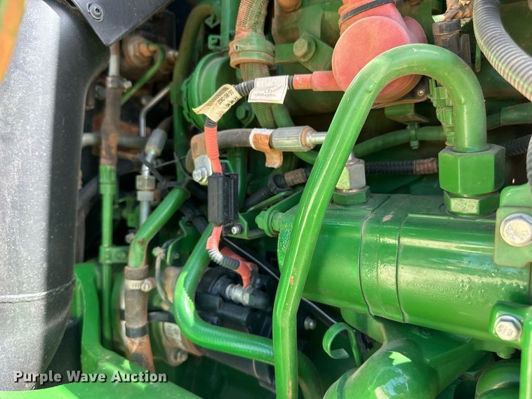 image for item DW8640 2022 John Deere 5065E MFWD tractor