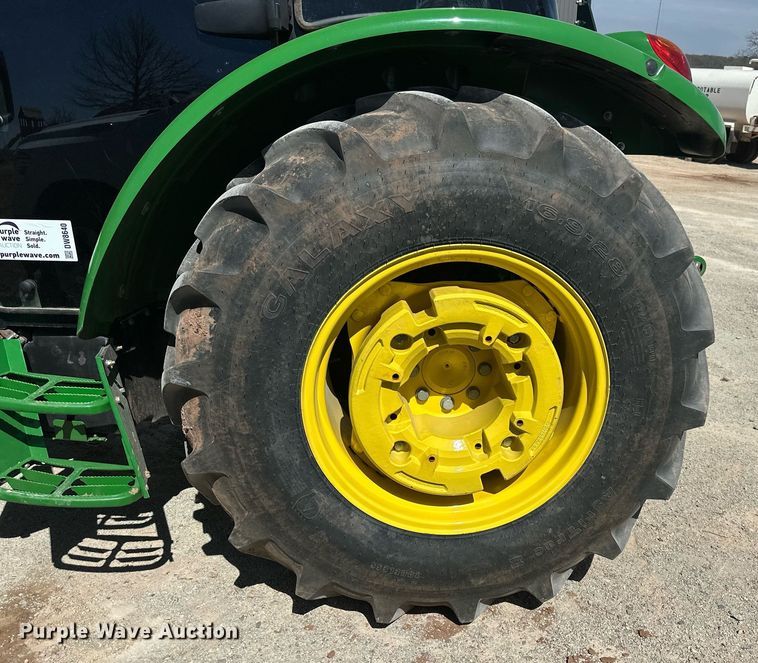 image for item DW8640 2022 John Deere 5065E MFWD tractor