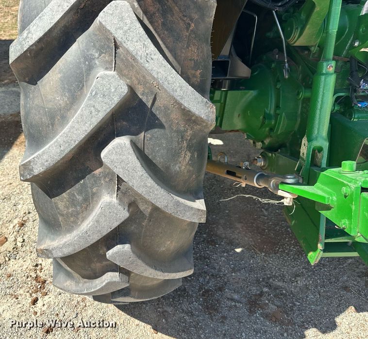 image for item DW8640 2022 John Deere 5065E MFWD tractor