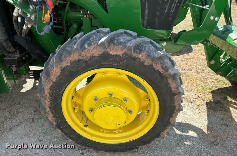 image for item DW8640 2022 John Deere 5065E MFWD tractor