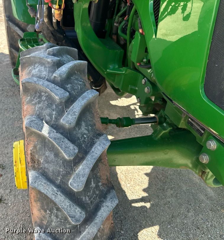 image for item DW8640 2022 John Deere 5065E MFWD tractor