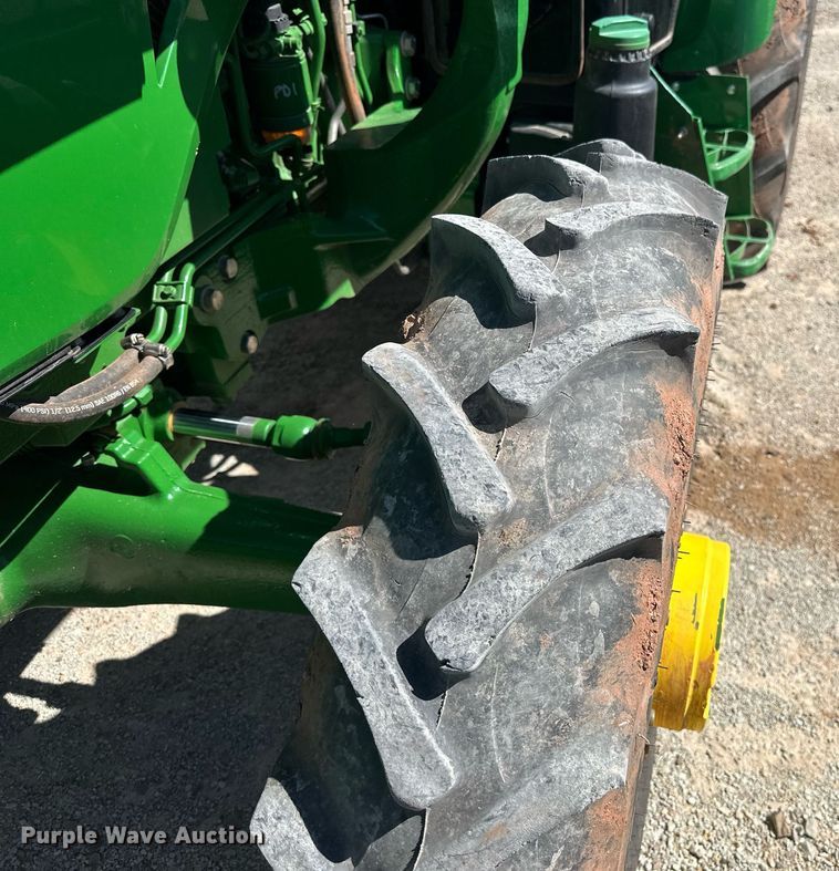 image for item DW8640 2022 John Deere 5065E MFWD tractor