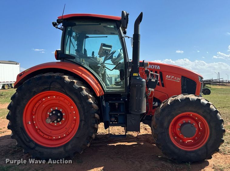 image for item DW8641 2019 Kubota M7-131 MFWD tractor