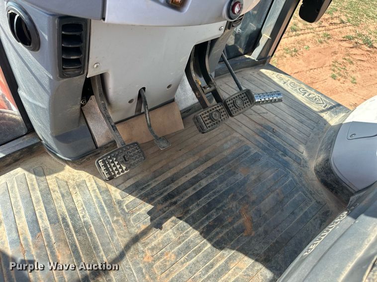 image for item DW8641 2019 Kubota M7-131 MFWD tractor