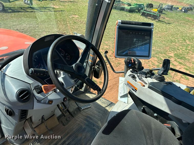 image for item DW8641 2019 Kubota M7-131 MFWD tractor