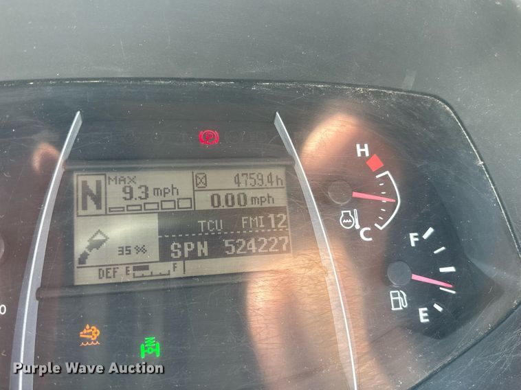 image for item DW8641 2019 Kubota M7-131 MFWD tractor