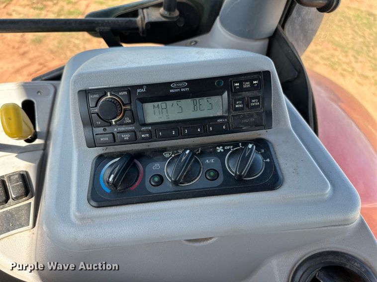 image for item DW8641 2019 Kubota M7-131 MFWD tractor