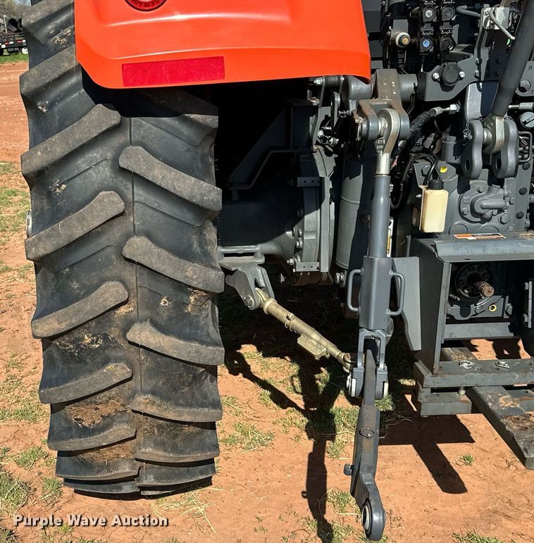 image for item DW8641 2019 Kubota M7-131 MFWD tractor