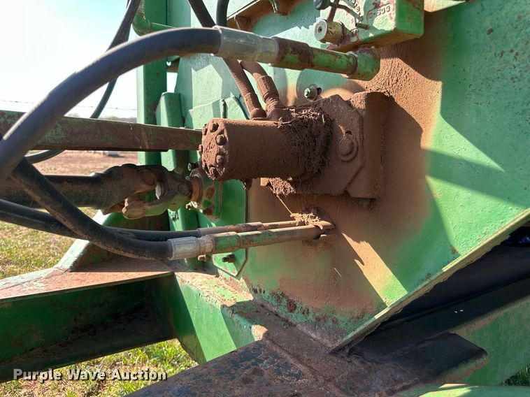 image for item DW8642 Bale processor