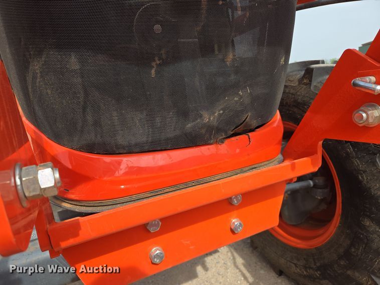 image for item DW8676 2020 Kubota M6060 MFWD tractor
