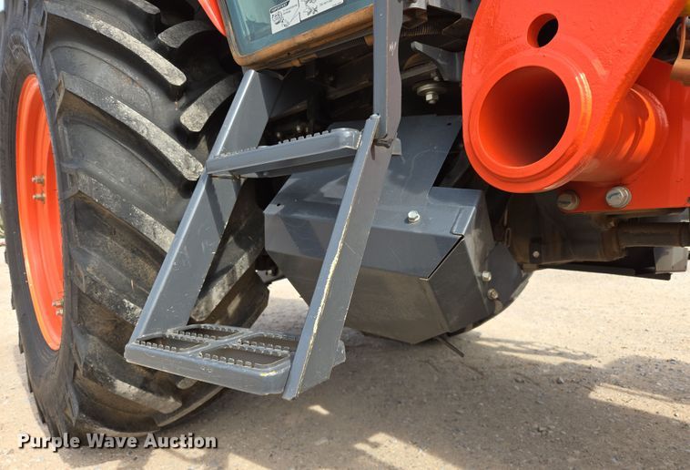 image for item DW8676 2020 Kubota M6060 MFWD tractor