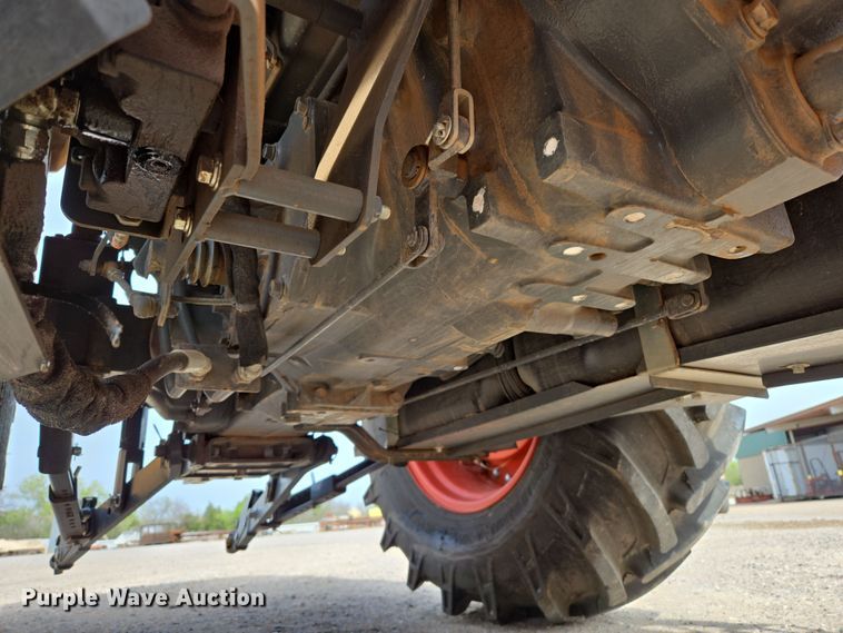 image for item DW8676 2020 Kubota M6060 MFWD tractor