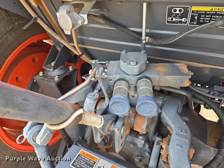 image for item DW8676 2020 Kubota M6060 MFWD tractor