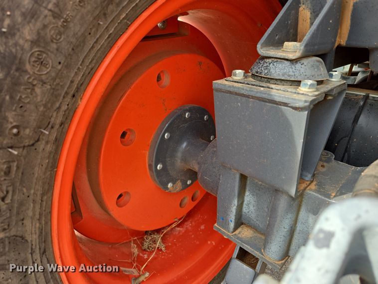 image for item DW8676 2020 Kubota M6060 MFWD tractor