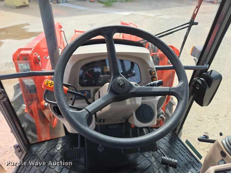 image for item DW8676 2020 Kubota M6060 MFWD tractor