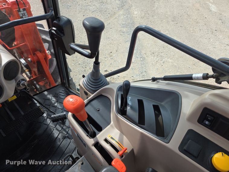 image for item DW8676 2020 Kubota M6060 MFWD tractor