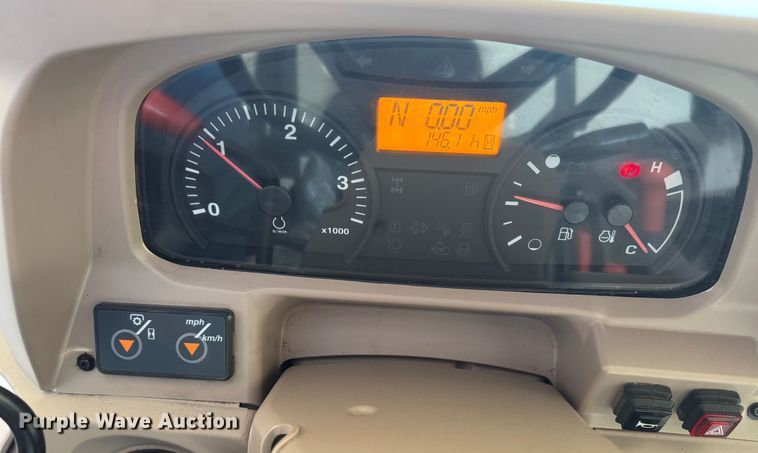 image for item DW8676 2020 Kubota M6060 MFWD tractor