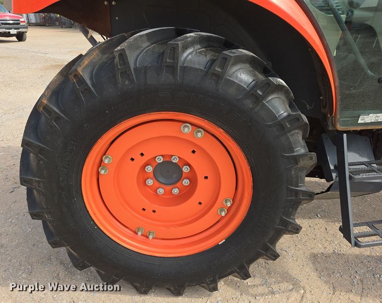 image for item DW8676 2020 Kubota M6060 MFWD tractor
