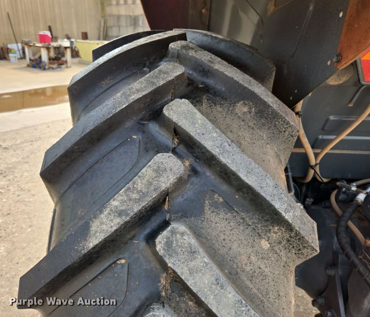 image for item DW8676 2020 Kubota M6060 MFWD tractor