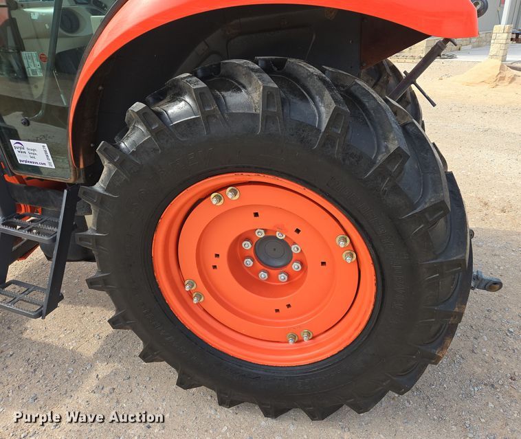 image for item DW8676 2020 Kubota M6060 MFWD tractor