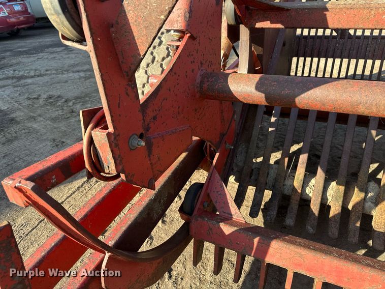 image for item EC2380 1990 Harmon Rockomatic 5800 rock picker