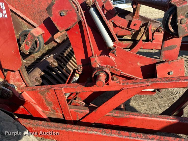 image for item EC2380 1990 Harmon Rockomatic 5800 rock picker