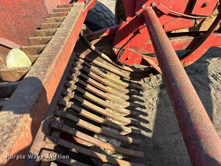 image for item EC2380 1990 Harmon Rockomatic 5800 rock picker